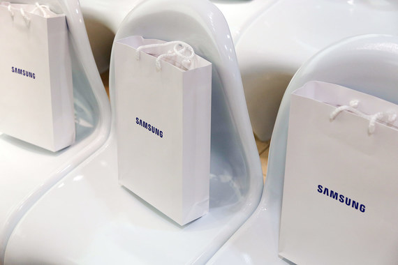 Бойкот «Евросети» и «Связного» не помешал росту доли Samsung