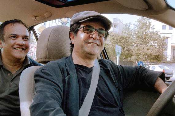В прокат вышло «Такси» Джафара Панахи – фильм (или не фильм), победивший в Берлине