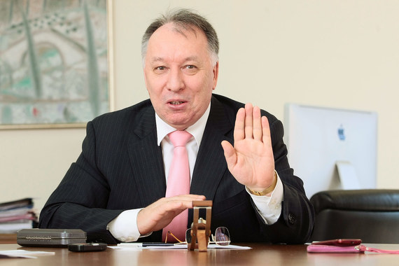 Экс-сенатор Сергей Бажанов вернется к оперативному управлению своим банком