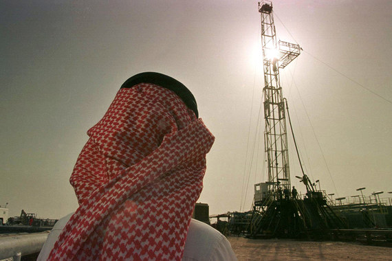 Саудовская Аравия снижает цены на свою нефть
