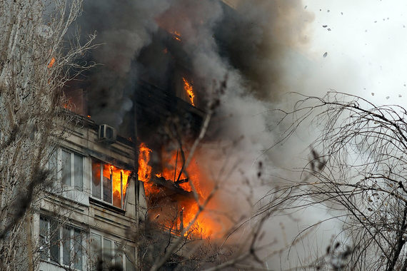 Подъезд девятиэтажки в Волгограде обрушился после взрывов газа