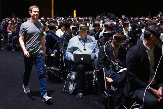 Основатель Facebook Марк Цукерберг считает, что виртуальная реальность изменит мир