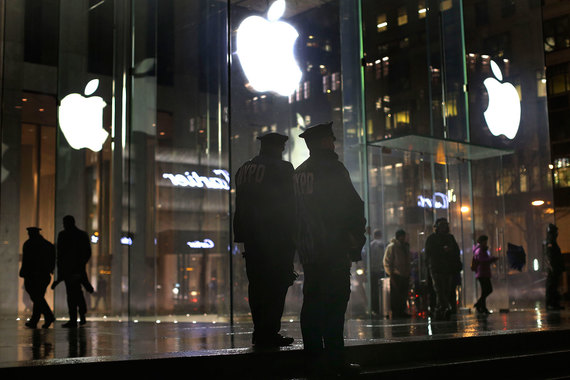 Суд Нью-Йорка поддержал Apple в тяжбе с минюстом США о зашифрованном iPhone
