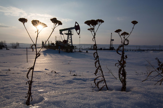 России не нужно специально снижать добычу нефти – если ничего не делать, она упадет сама