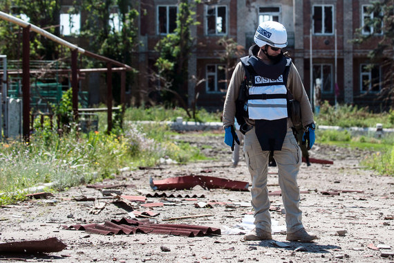 Полицейской миссии ОБСЕ на востоке Украины пока не будет