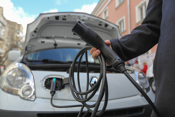 Россия хочет скорее снизить пошлины на электромобили