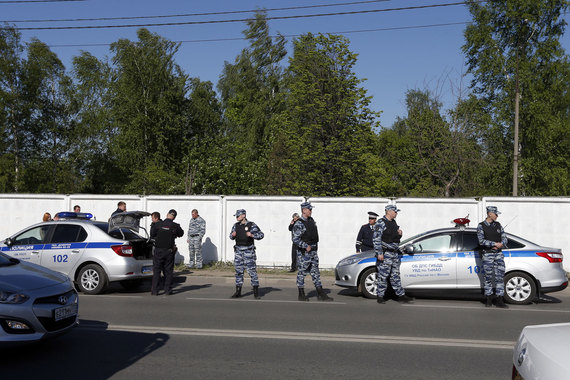 50 человек задержаны после массовой драки на Хованском кладбище