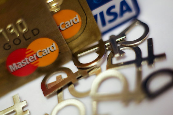 Розничным банкам все сложнее выдавать кредитные карты из-за высоких рисков
