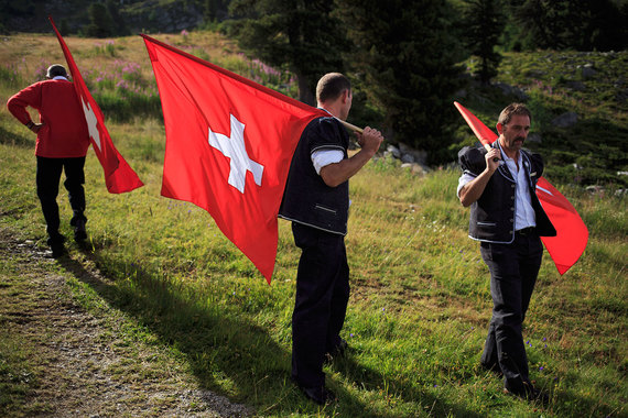 Швейцарцы решат, нужен ли им базовый доход в $2500