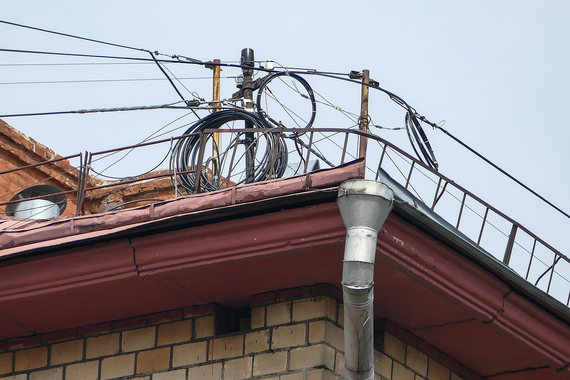 Интернет-провайдеры часто входят в дом через крышу