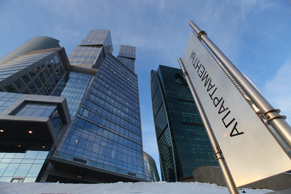 В «Москва-сити» введено в эксплуатацию около 1800 апартаментов (более 270 000 кв. м), к моменту завершения строительства ММДЦ в 2018 г. их будет 3800 (более 600 000 кв. м). В «Сити» апартаменты занимают около 35% от общего объема коммерческих площадей, по данным Welhome