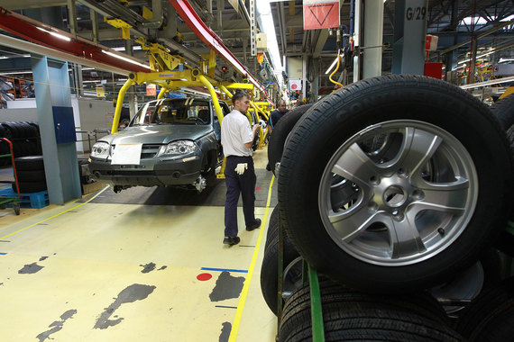 Убыточный «АвтоВАЗ» поднимет с июля зарплаты своим работникам на 6%