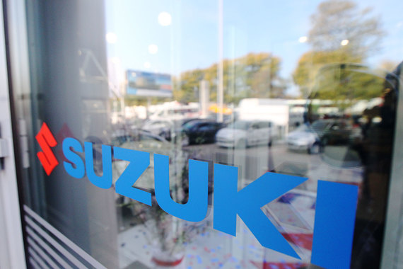 Suzuki покатилась по инерции