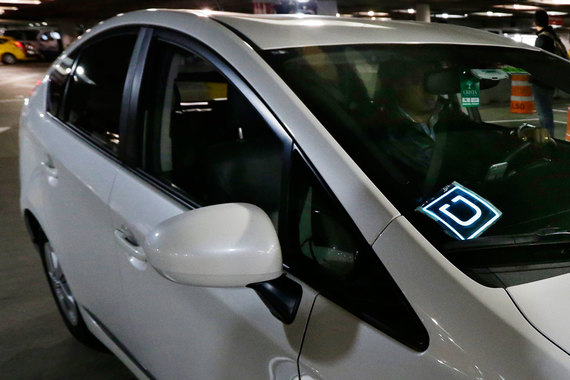 Uber расширяет сеть такси, кредитуя водителей