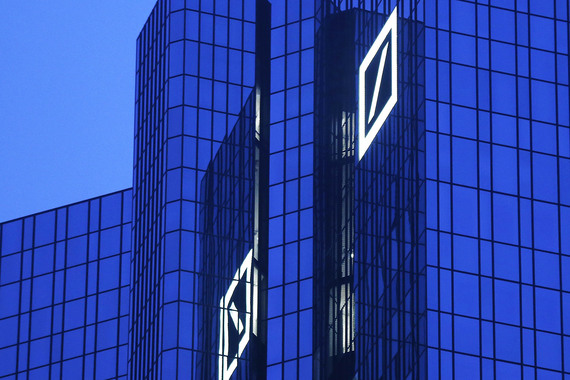 WSJ: Deutsche Bank вел переговоры о слиянии с Commerzbank, но отказался от этих планов