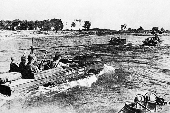 Автомобили-амфибии были одним из видов техники, которые не производились советскими заводами и поступали в Красную армию только по ленд-лизу. Они активно использовались при форсировании рек в 1944-1945 гг.