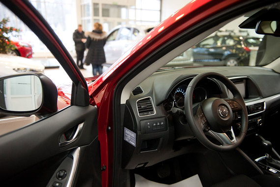Продажи автомобилей в России выросли впервые с 2014 года