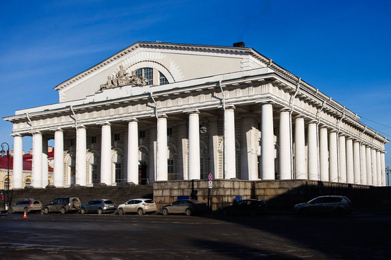 Как реставрируют здание Биржи в Петербурге