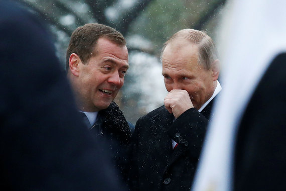 Медведев пообещал хеджировать риски экспортеров и финансировать экспорт