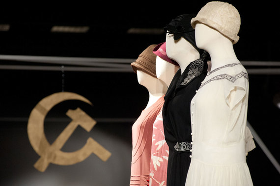 Музей Москвы встретил юбилей революции нарядной выставкой