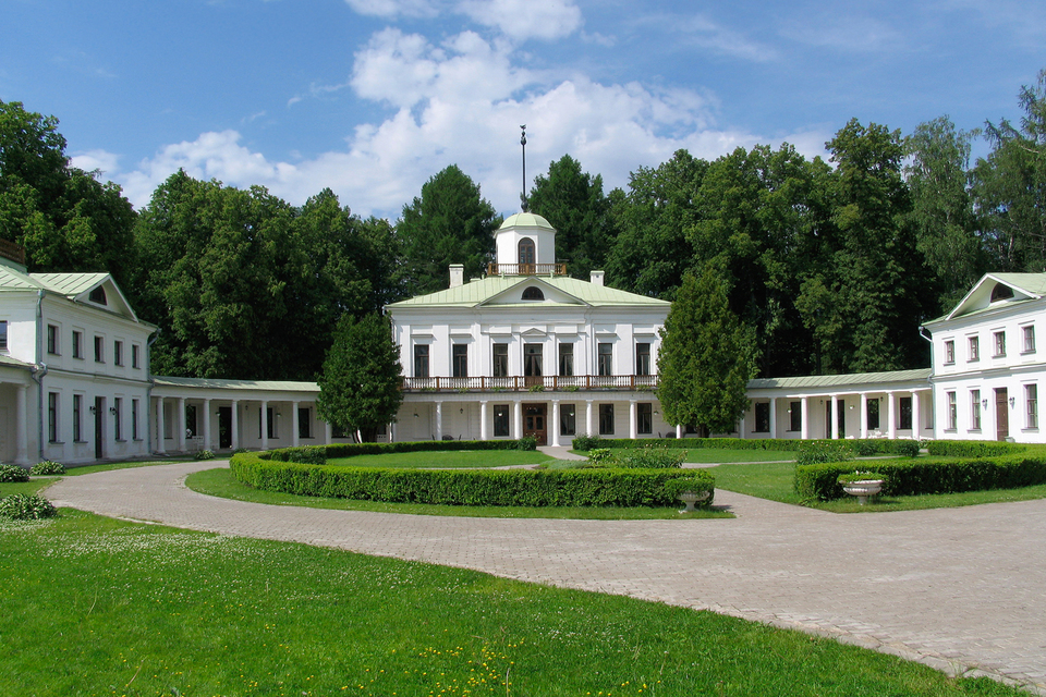 Гусарская баллада усадьба валуево. Усадьба валуево мой ласковый и нежный зверь. Фирсановка усадьба середниково. Усадьба в которой снимали. Имение столыпиных середниково.