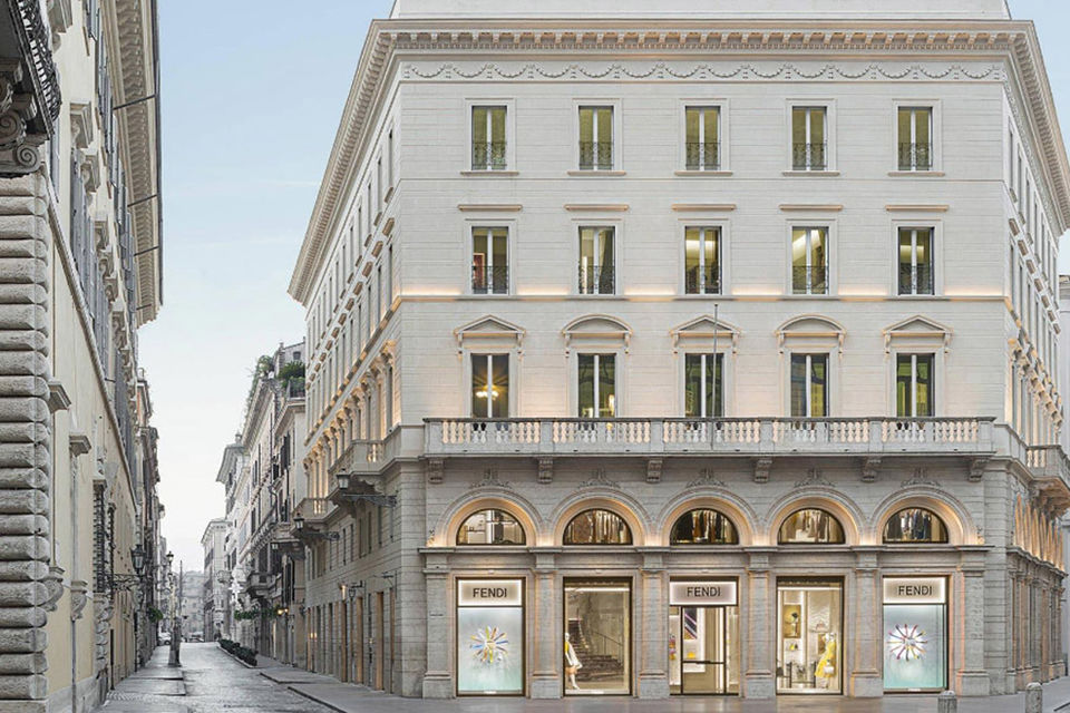 Отель Fendi Private Suites расположен на третьем этаже Palazzo Fendi
