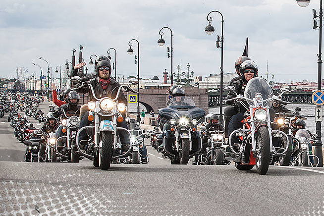 Мотопарад на фестивале Harley Days