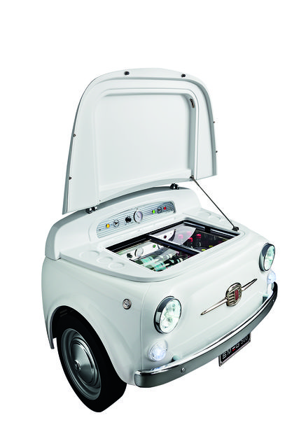 Холодильник Fiat 500 - продукт коллаборации Fiat и Smeg