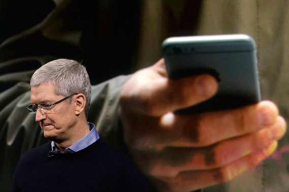 Премии топ-менеджеров Apple сократились вслед за продажами смартфонов