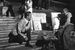 Американский актер Кирк Дуглас и Карло Пизакане (неаполитанский актер второго плана) на сьемках фильма «Две недели в другом городе» (на фоне Испанской Лестницы. Рим, 1961