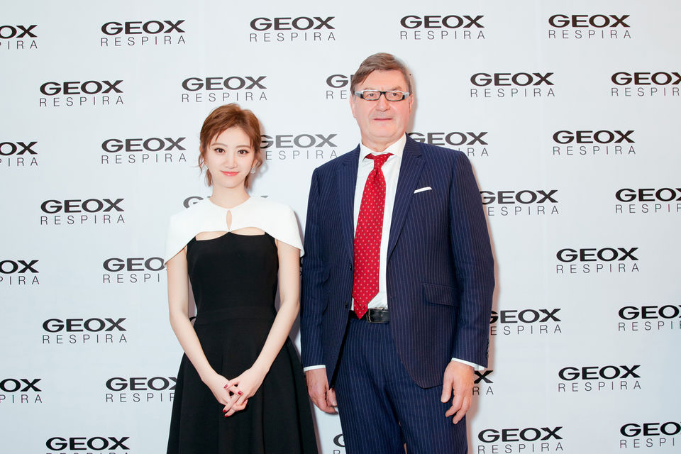Президент Geox Марио Моретти Полегато и амбассадор бренда в Китае актриса Цзинь Тянь