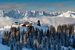 Горнолыжный курорт в Альпах Four Seasons Hotel Megève впервые предлагает в зимние праздники полетать на закате на вертолете над склонами Шамони-Мон-Блан, Куршевеля и Валь-д’Изера. Впрочем, прогулки на вертолете могут быть заменены на традиционные поездки на собачьих упряжках или снегоходах. Ланч в горах прилагается