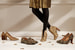 Fratelli Rossetti выпустили капсульную новогоднюю коллекцию, в которую вошли классические лодочки, туфли на устойчивом каблуке с круглым носом и ремешком вокруг щиколотки, ботильоны и лоферы Brera. На моделях красуется вышивка, каблуки обтянуты кожей