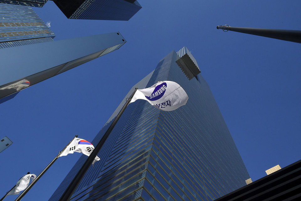 Штаб-квартира Samsung в Сеуле в последнее время находится в центре коррупционного скандала Штаб-квартира Samsung в Сеуле в последнее время находится в центре коррупционного скандала