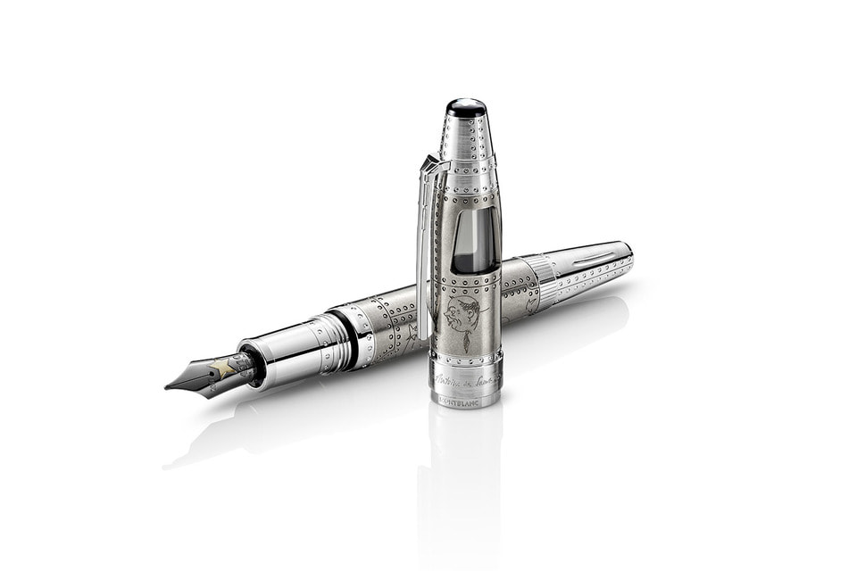 Пишущий инструмент Montblanc Antoine Saint-Exupery, посвященный самому писателю вышел в 2017 году