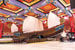 Рыбацкая лодка джонка в торговом центре «Ибн Баттута Молл»