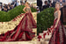Блейк Лайвли в платье Versace