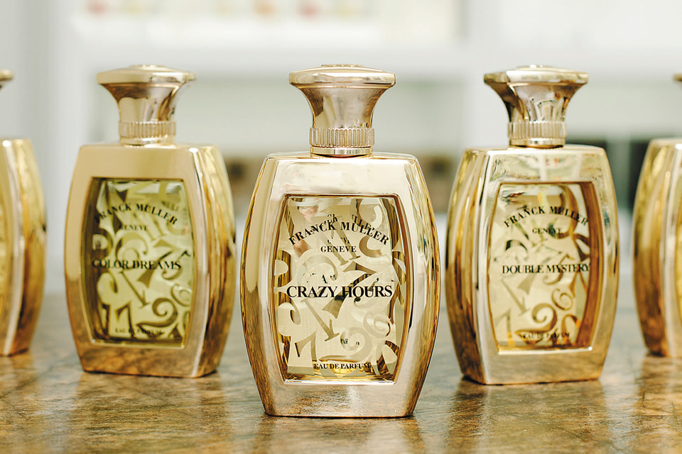 Над пятью ароматами потрудился британский парфюмерный дом CPL Aromas, и в частности такие именитые парфюмеры, как Беверли Бейн, Жюли Плюше и Доминик Прейсса