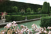 Водоем и зеленая изгородь виллы Гамберайя под Флоренцией, входящей в состав Grandi Giardini Italiani