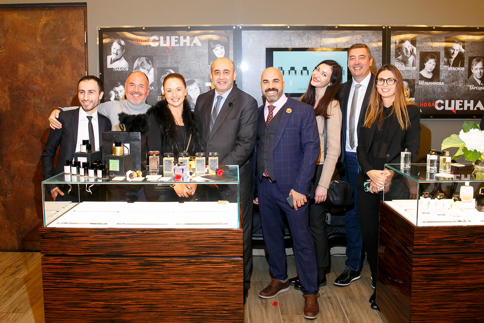 На презентацию новых брендов в пакете L’Etoile Scent Bibliotheque приехали основатели этих брендов. Слева направо: Таня Бублиц и Стефан Козма, основатели Philly_Phill, Ибрахим Фарис, Мохамад Халаф, основатели Kajal и Эрик Руссо, основатель Alex Simone