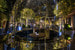 Отель Le Royal Monceau-Raffles Paris приготовил гостям настоящую полярную ночь: на террасе вырастут ледяные горы, между деревьями появятся домики-иглу, а в декоративном бассейне с праздничной подсветкой будут дрейфовать айсберги! Специальное зимнее меню включает в себя  Lobster Roll с омаром и икрой, а также рождественский десерт-айсберг, созданный в коллаборации с кондитерским Домом Pierre Hermé