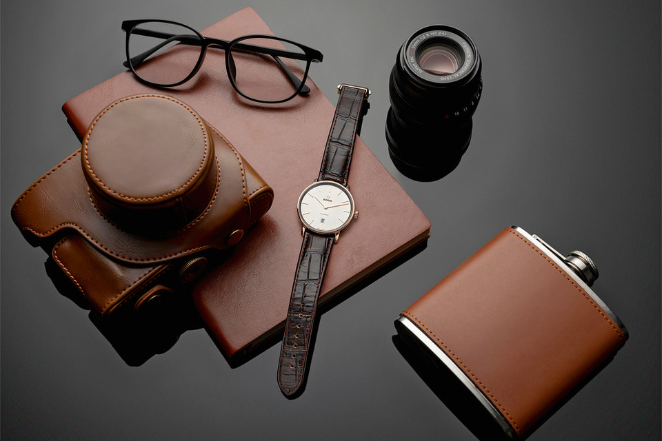 Корпус часов Rado DiaMaster Ceramos выглядит так, будто он изготовлен из стали или розового золота
