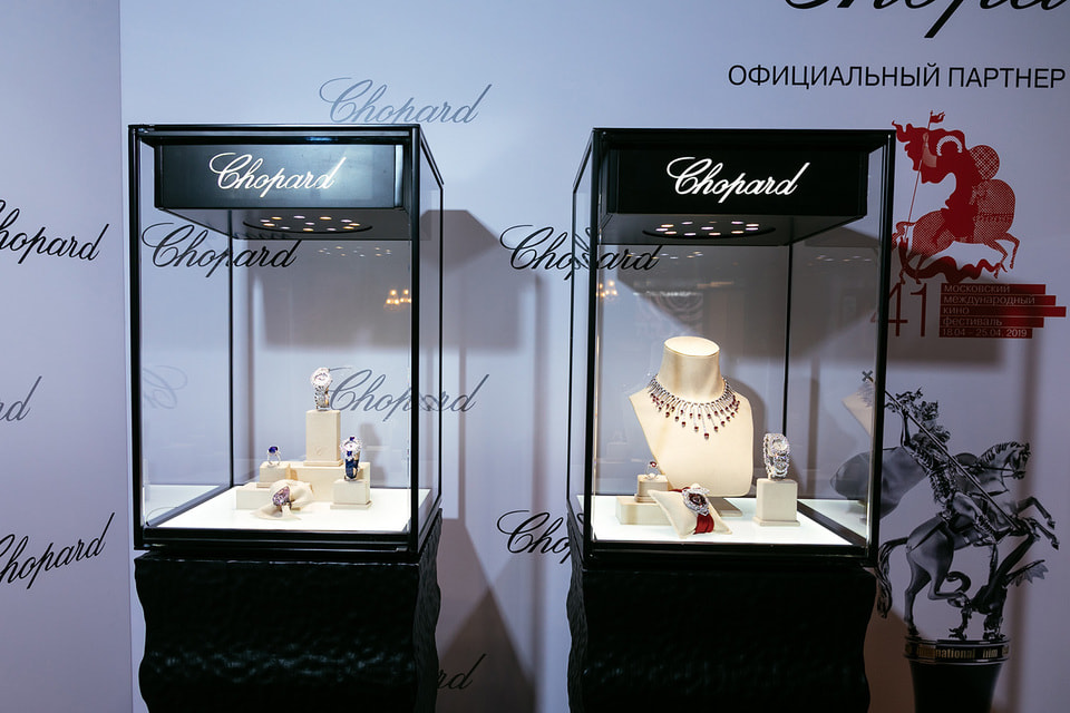По традиции Дом Chopard демонстрирует во время ММКФ свои новые коллекции часов и ювелирных украшений