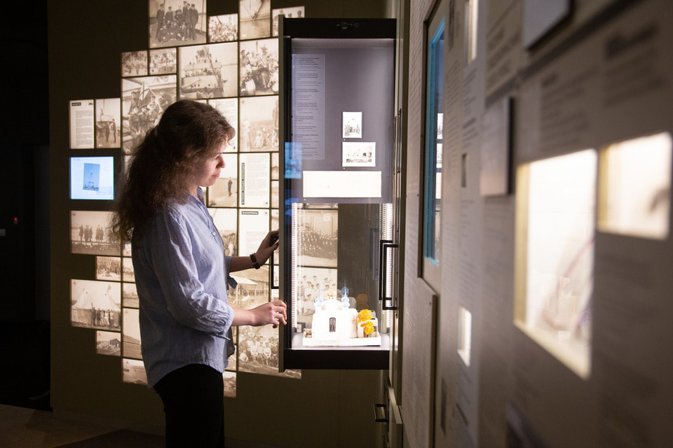 Фонды музея насчитывают более 250 тысяч единиц хранения — он впечатляет современной оснащённостью