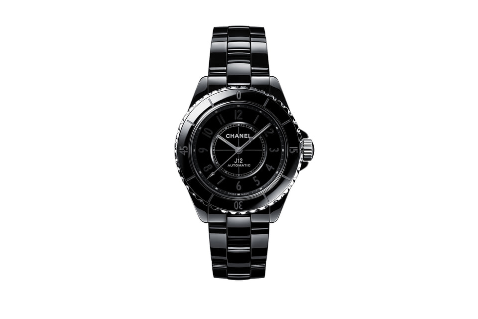Chanel J12 Phantom в черном керамическом корпусе с черными же часовыми метками из керамики на циферблате