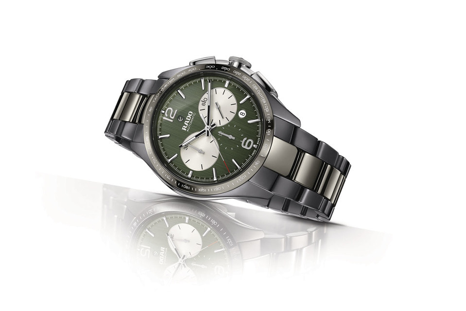 Хронограф Rado HyperChrome Tennis с циферблатом зеленого цвета, воплощающего собой травяной корт для игры в теннис
