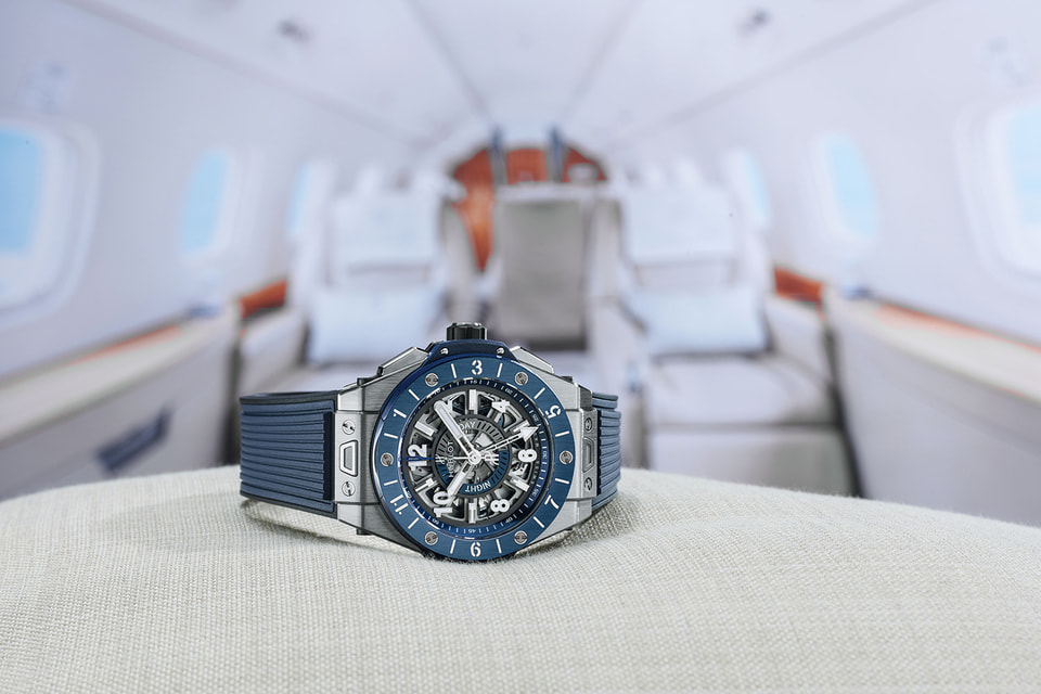 Часы Big Bang Unico GMT Titanium с функцией времени во втором часовом поясе идеальны для путешествий по миру