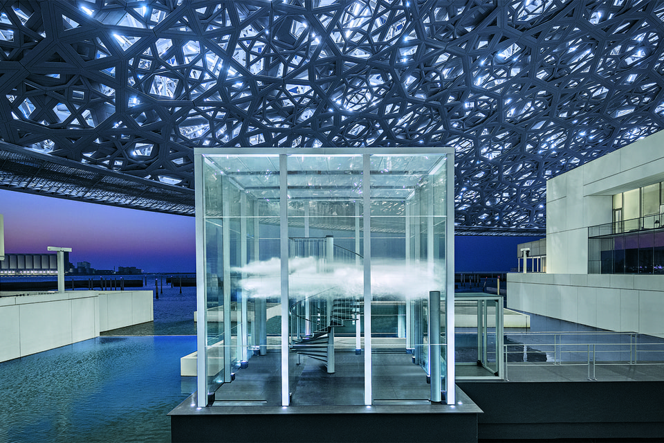 Проект представлен в Лувре Абу-Даби в рамках выставки, посвященной истории роскоши