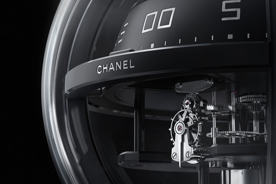 Подразделение Chanel Horlogerie нацелено на автономное создание все большего количества собственных калибров и приобретает для этого необходимые мощности