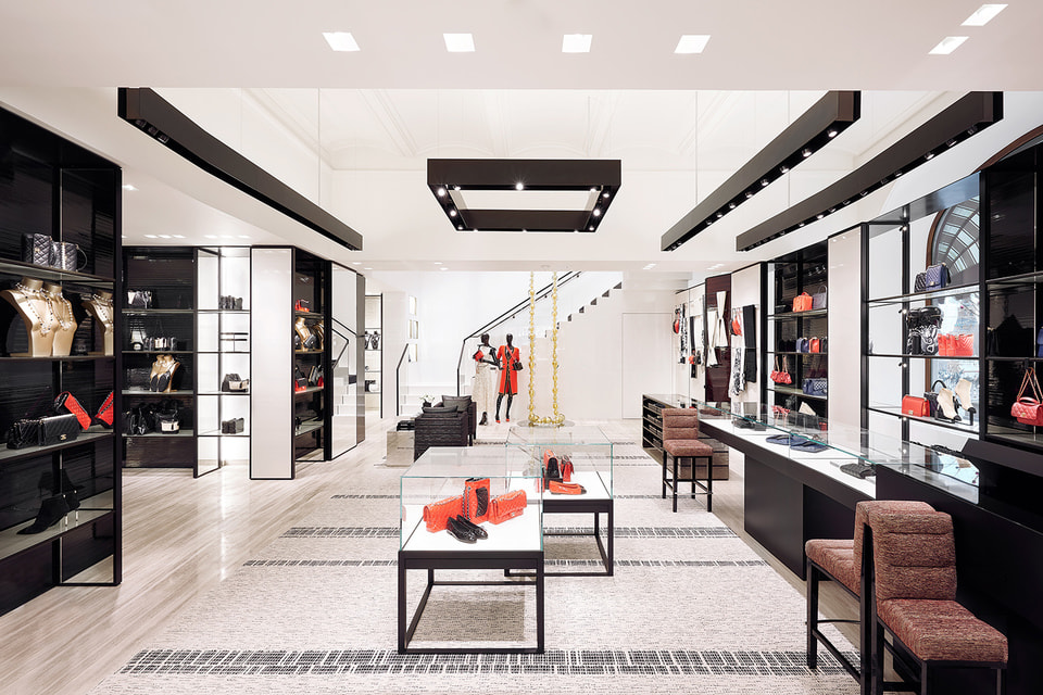 Флагманский бутик Chanel в ГУМе занимает два этажа на площади 630 кв.м